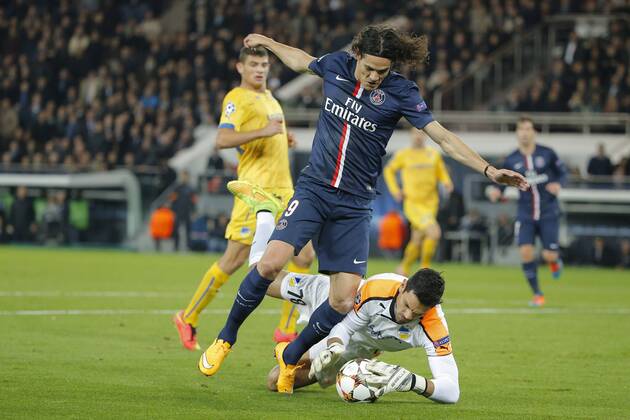 Aktuell Fussball, Champions League, Paris St. Germain - Apoel Nikosia 2 Edinson Roberto Paulo Cavani Gomez (psg) (El Matador) (El Botija) (Florestan), Urko Rafael Pardo Goas (APOEL Nicosie) FOOTBALL : PSG vs APOEL Nicosie - Ligue des Champions - 05 11 2014 StephaneAllaman Panoramic 