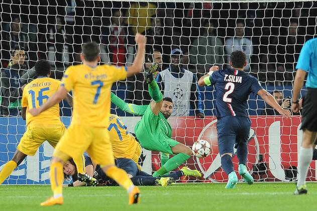 Aktuell Fussball, Champions League, Paris St. Germain - Apoel Nikosia 2 Salvatore Sirigu (PSG) FOOTBALL : PSG vs Apoel Nicosie - Champion s League - 05 11 2014 N.LeGouic FEP Panoramic 