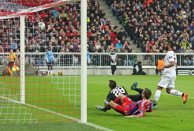 Mario GOETZE, FCB 19 Torschuss, schiesst das Tor zum 2-0 FC BAYERN MUENCHEN - AS ROM , Fussball UEFA Champions League, Gruppenphase, Muenchen, 05.11.2014 CL Saison 2014 2015, FCB, Muenchen