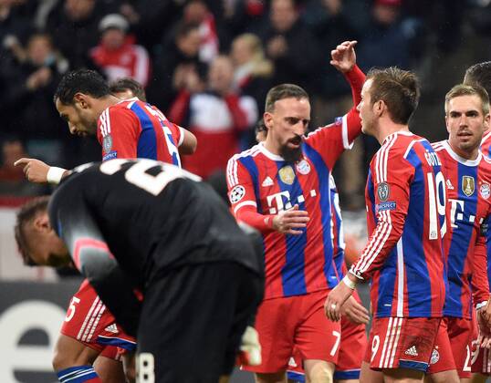 05.11.2014, xjhx, Fussball Champions League, FC Bayern München - AS Rom, v.l.Franck Ribery (FC Bayern Muenchen), Mario Goetze (FC Bayern Muenchen) Torjubel, Goal celebration, celebrate the goal 2:0
