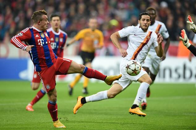 FUSSBALL CHAMPIONS LEAGUE SAISON 2014 2015 Vorrunde FC Bayern Muenchen - AS Rom 05.11.2014 Xherdan Shaqiri (FC Bayern Muenchen) zieht ab 