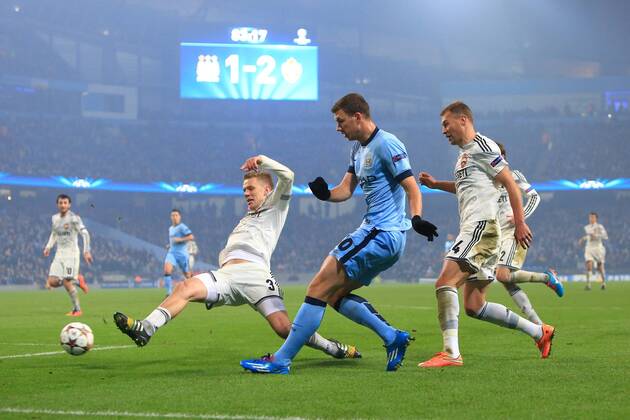 Aktuell Fussball, Champions League, Manchester City - ZSKA Moskau 4 Edin Dzeko of Manchester City in action - Manchester City vs. CSKA Moscow - UEFA Champions League - Etihad Stadium - Manchester - 05 11 2014 Pic Philip Oldham Sportimage EDITORIAL USE ONLY. No use with unauthorised audio, video, data, fixture lists, club league logos or live services. Online in-match use limited to 120 images, no video emulation. No use in betting, games or single club league player publications.