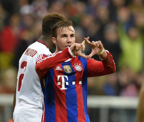 05.11.2014, Fussball Champions League 2014 2015, Vorrunde, 4.Spieltag, FC Bayern München - AS Rom, in der Allianzarena München. Torjubel Mario Götze (Bayern) mit Geste. 