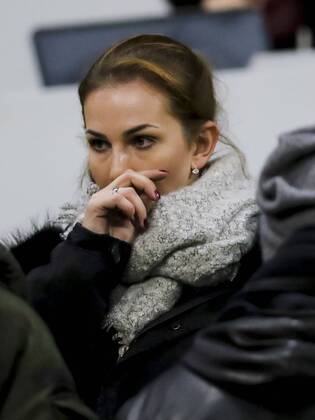 Lisa, Ehefrau von Thomas Müller nachdenklich auf der Ehrentribuene, Ehrengaeste, Prominenz, Promi, VIP, FC BAYERN MÜNCHEN - AS ROM ( 2-0) Fussball UEFA Champions League, Gruppenphase, München, 05.11.2014 CL Saison 2014 2015, FCB, München