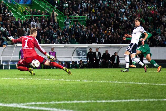 Lisbon, 20141105 ? Sporting C.P. received this night F.C. Schalke04 at the Alvalade XXI in Lisbon on match counting for the day 4 round of the Group C of the Champions League 2014 15- Final Result 4-2. Slimani from Sporting, scores the fourth goal. 