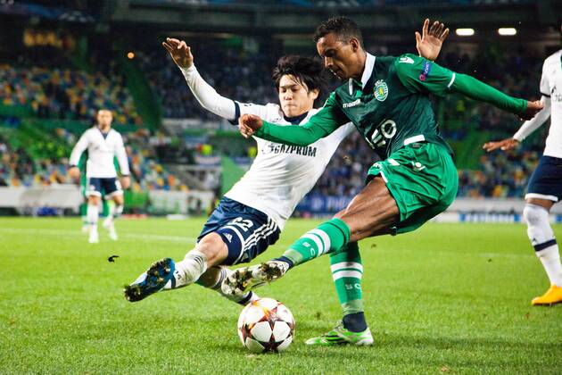 Lisbon, 20141105 ? Sporting C.P. received this night F.C. Schalke04 at the Alvalade XXI in Lisbon on match counting for the day 4 round of the Group C of the Champions League 2014 15- Final Result 4-2. Nani (R), and Uchida. 