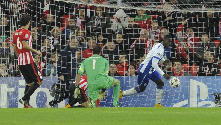 Champions League match between Athletic Bilbao and FC Porto. In this picture, Jackson Martinez scores his goal 0-1 against Gorka Iraizoz. xJUANxECHEVERRIAx 