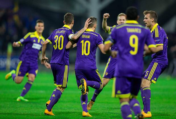 05.11.2014, Stadium Ljudski vrt, Maribor, SLO, UEFA CL, NK Maribor vs FC Chelsea, Gruppe G, im Bild Petar Stojanovic of Maribor, Agim Ibraimi of Maribor, Ales Mertelj of Maribor, Zeljko Filipovic of Maribor celebrate after Agim Ibraimi of Maribor scoring first goal for Maribor during UEFA Champions League group G match between NK Maribor and Chelsea FC at the Stadium Ljudski vrt in Maribor, Slovenia on 2014 11 05. EX_PON
