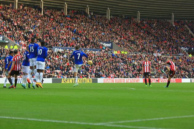 Sebastian Larsson of Sunderland scores the opening goal - Sunderland vs. Everton - Barclay s Premier League - Stadium of Light - Sunderland - 09 11 2014 Pic Philip Oldham Sportimage EDITORIAL USE ONLY. No use with unauthorised audio, video, data, fixture lists, club league logos or live services. Online in-match use limited to 120 images, no video emulation. No use in betting, games or single club league player publications.