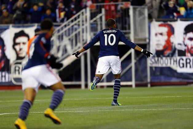 November 9, 2014: New England Revolution s Teal Bunbury (10) celebrates his goal. The New England Revolution defeated the Columbus Crew 3-1 in the second leg of the Major League Soccer Eastern Conference Semi-Finals at Gillette Stadium in Foxborough, Massachusetts. The Revolution win on aggregate goals 7-3 to advance to the Eastern Conference Finals. SOCCER: NOV 09 MLS Fussball Herren USA - Eastern Conference Semifinal - Crew SC at Revolution Icon482141109025 EDITORIAL USE ONLY