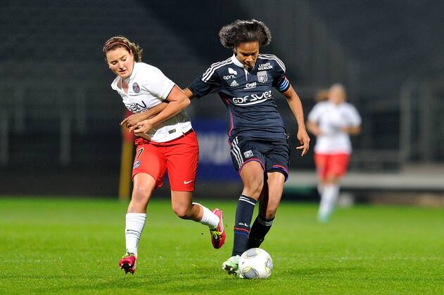 Wendie Renard (lyon) vs Lindsay Horan (psg) Olympique Lyon - PSG Paris Saint Germain - 12 11 2014 FredericChambertxPanoramic 