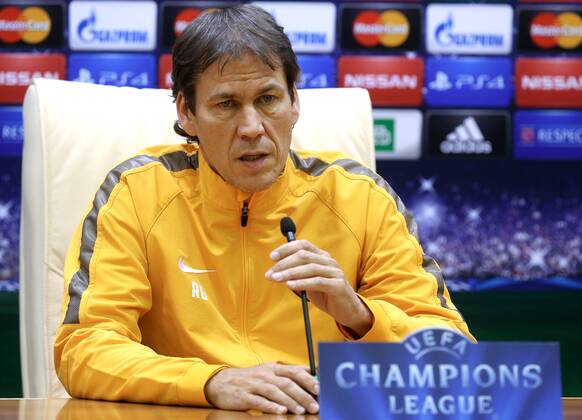 Aktuell FuÃŸball, Champions League, Pk AS Rom MOSCOW REGION, RUSSIA. NOVEMBER 24, 2014. FC Roma s head coach Rudi Garcia speaks at a press conference on the upcoming UEFA Champions League group stage football match against CSKA Moscow at Arena Khimki Stadium. Artyom Korotayev TASS  premiumd RE155AA5