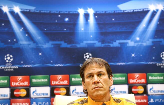 Aktuell FuÃŸball, Champions League, Pk AS Rom MOSCOW REGION, RUSSIA. NOVEMBER 24, 2014. FC Roma s head coach Rudi Garcia looks on at a press conference on the upcoming UEFA Champions League group stage football match against CSKA Moscow at Arena Khimki Stadium. Artyom Korotayev TASS  premiumd RE155AAD