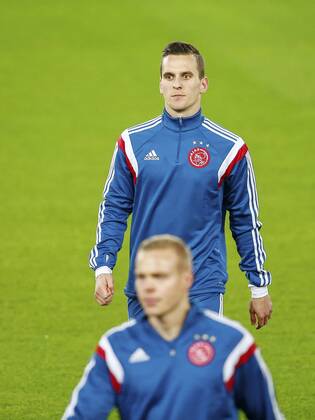 (L-R) Kolbeinn Sigthorsson of Ajax, Arkadiusz Milik of Ajax during a training session of Ajax Amsterdam prior to the UEFA Champions League group F match between Paris Saint-Germain and Ajax Amsterdam on November 24, 2014 at the Parc de Princes stadium in Paris, France. Training session Ajax UEFA Champions League Group F 2014 2015 xVIxxIVx 3298931