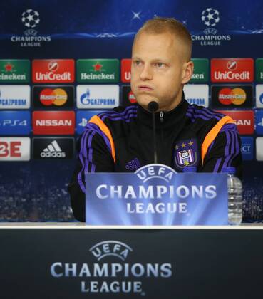 Anderlecht s Olivier Deschacht pictured during a press conference of Belgian soccer team RSCA RSC Anderlecht, in Brussels, Tuesday 25 November 2014. UEFA Champions League VIRGINIExLEFOUR  x04508845x