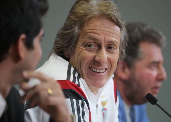 ST. PETERSBURG, RUSSIA. NOVEMBER 25, 2014. SL Benfica Lissabon manager Jorge Jesus looks on during a press conference on the upcoming UEFA Champions League group stage football match against  RE155BFF