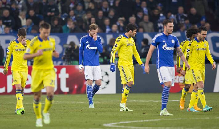 Gelsenkirchen, 25.11.2014, Veltins Arena, Fußball Jan Kirchhoff (S04) nach seinem Eigentor zum 0:3 FC Schalke 04 - FC Chelsea London