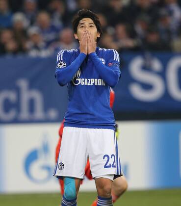 Atsuto Uchida , S04, Gelsenkirchen, Fussball, Herren, UEFA Champions League, Saison 2014 2015, Spieltag 5, Gruppe D, FC Schalke 04 vs FC Chealsea, 25.11.2014, Veltinsarena Gelsenkirchen,