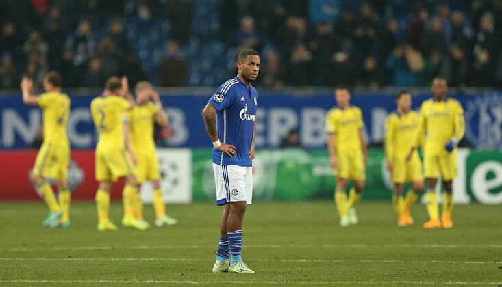 25.11.2014, Fussball Champions League 2014 2015, Vorrunde, 5.Spieltag, FC Schalke 04 - FC Chelsea London, in der Veltins-Arena auf Schalke. enttäuscht Dennis Aogo (Schalke) 