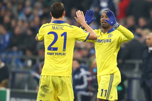 Gelsenkirchen, Deutschland 25. Oktober 2014: Champions League 14 15 - FC Schalke 04 vs. FC Chelsea. Torjubel Jubel Freude Emotion nach 0:4, Nemanja Matic (Chelsea) und Didier Drogba (Chelsea). md
