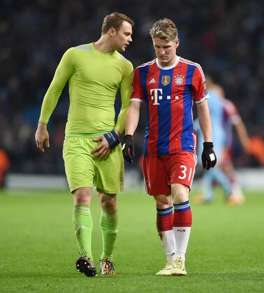 FUSSBALL CHAMPIONS LEAGUE SAISON 2014 2015 Vorrunde Manchester City - FC Bayern München 25.11.2014 Enttäuschung FC Bayern München; Torwart Manuel Neuer (li) und Bastian Schweinsteiger 