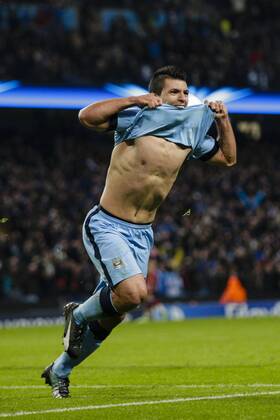 25.11.2014. Manchester, England. Champions League Group Stage. Manchester City versus Bayern Munich. Manchester City s Sergio Kun Aguero celebrates scoring his third goal to seal the win for his side - 3-2 final score xCraigxMercerx  ActionPlus11579198