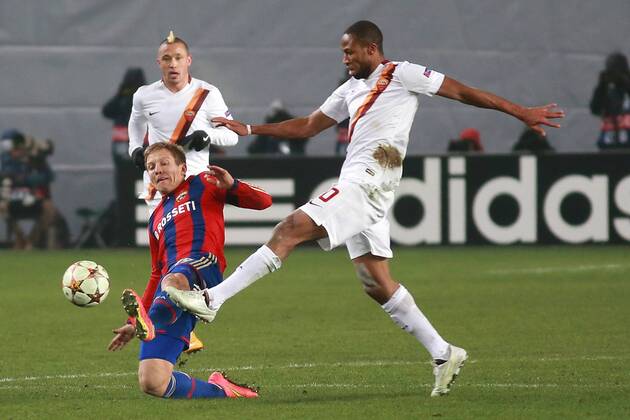 November 25, 2014. Russia, Khimki, arena New Khimki. CSKA s player Aleksandrs Cauna and Roma s player Seydou Keita in the 2014 15 UEFA Champions League s group stage match between CSKA (Moscow, Russia) and AS Roma (Rome, Italy) DmitryxGolubovich 