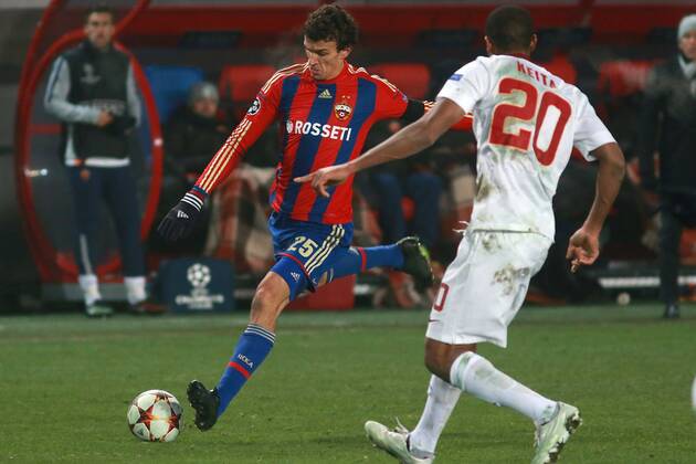 November 25, 2014. Russia, Khimki, arena New Khimki. CSKA s player Roman Eremenko and Roma s player Seydou Keita in the 2014 15 UEFA Champions League s group stage match between CSKA (Moscow, Russia) and AS Roma (Rome, Italy) DmitryxGolubovich 