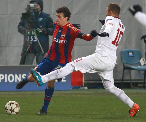 November 25, 2014. Russia, Khimki, arena New Khimki. CSKA s player Roman Eremenko and Roma s player Francesco Totti in the 2014 15 UEFA Champions League s group stage match between CSKA (Moscow, Russia) and AS Roma (Rome, Italy) DmitryxGolubovich 