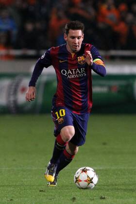 Aktuell Fussball, Champions League, Apoel Nikosia - FC Barcelona Barcelona s Argentinian forward Lionel Messi controls the ball during their UEFA Champions League group F football match against Apoel at GSP Stadium in the Cypriot capital Nicosia on November 25, 2014.
