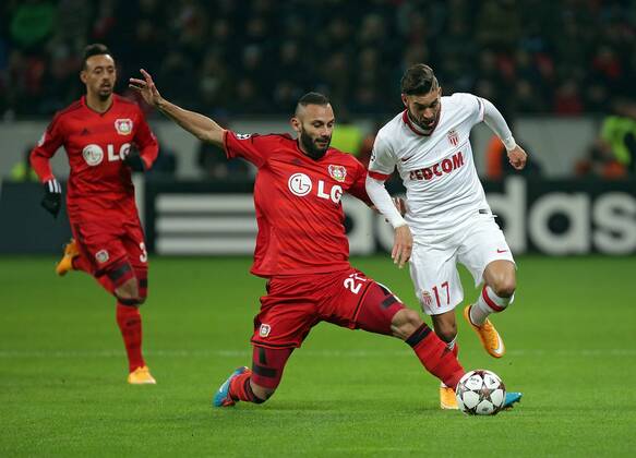 26.11.2014, xovx, Fussball UEFA Champions League, Bayer Leverkusen - AS Monaco, v.l. Karim Bellarabi (Bayer 04 Leverkusen), Oemer Toprak (Bayer 04 Leverkusen), Yannick Ferreira-Carrasco (AS Monaco), Aktion.