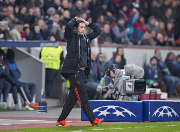 Leverkusen, 26.11.2014, BayArena Nachdem Lattentreffer von Lars Bender (Bayer) hat sich Trainer Roger Schmidt (Bayer) zu früh gefreut Bayer Leverkusen - AS Monaco FC mm