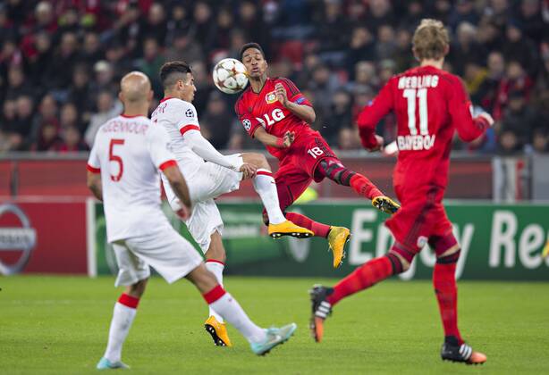 Leverkusen, 26.11.2014, BayArena Wendell (Bayer) gegen Yannick Ferreira-Carrasco Bayer Leverkusen - AS Monaco FC mm