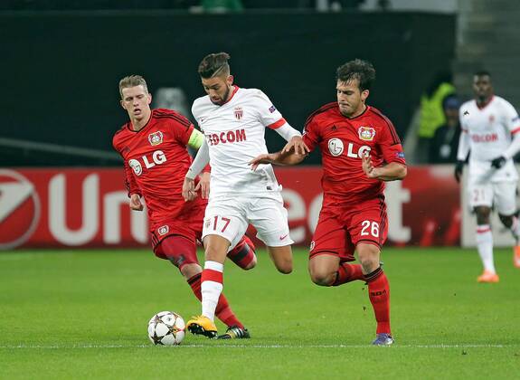 26.11.2014, xovx, Fussball UEFA Champions League, Bayer Leverkusen - AS Monaco, v.l. Lars Bender (Bayer 04 Leverkusen), Yannick Ferreira-Carrasco (AS Monaco), Giulio Donati (Bayer 04 Leverkusen), Aktion.