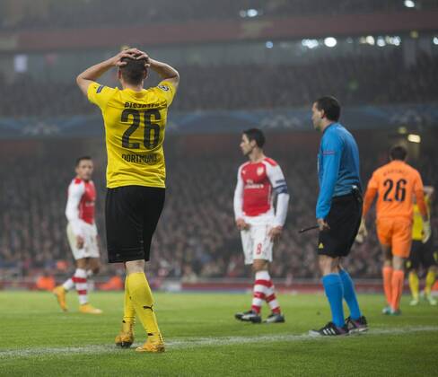 26.11.2014. London, England. Champions League Group Stage. Arsenal versus Borussia Dortmund. Borussia Dortmund s & x141 LUKASZ Piszczek with his head in his hands after his side go close to scoring. xNigelxCookex  ActionPlus11579350