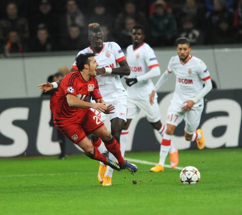 CL 26.11.2014 Bayer 04 Leverkusen - AS Monaco Bakayoko foult Giulio Donati (LEV) HM