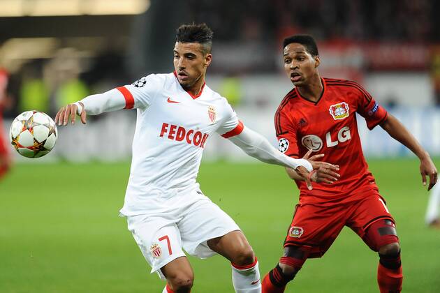 Fußball Champions League Gruppenphase 5.Spieltag Bayer Leverkusen - AS Monaco am 26.11.2014 in der BayArena in Leverkusen Nabil Dirar ( Monaco ), links - Wendell ( Leverkusen ), rechts