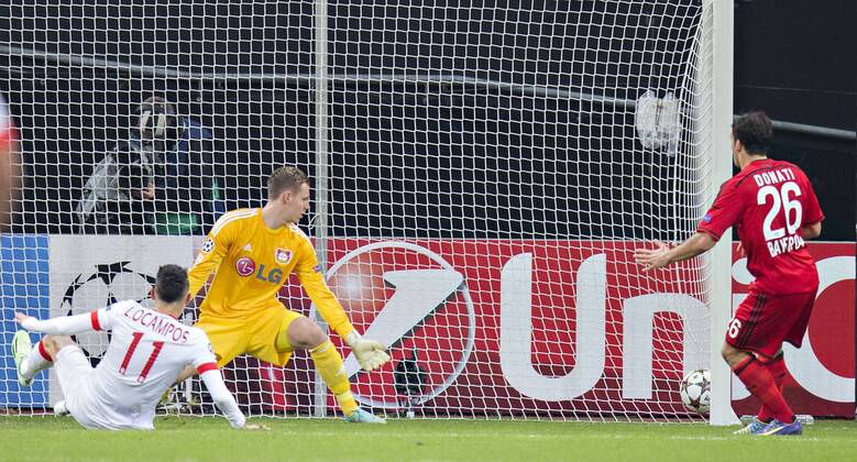 Leverkusen, 26.11.2014, BayArena Tor zum 0:1 von Lucas Ocampo (Monaco) gegen Torwart Bernd Leno (Bayer) Bayer Leverkusen - AS Monaco FC mm