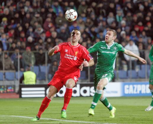 26.11.2014. Sofia, Bulgaria. Champions League Group Stage. PFC Ludogorets Razgrad versus FC Liverpool. Rickie LAMBERT (FC Liverpool) breaks away from Cosmin MOTI (Razgrad) shortly before he scored for 1-1. xWolfgangxFehrmannx  ActionPlus11579484