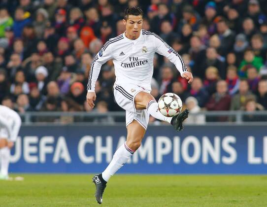26.11.2014 St Jakob Park Basel ,SCHWEIZ , Saison 2014 2015 Herren UEFA Champions League Gruppenphase FC Basel - Real Madrid CF Cristiano Ronaldo (Real Madrid) ; Einzelbild , Aktion 
