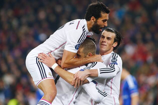 26.11.2014 St Jakob Park Basel ,SCHWEIZ , Saison 2014 2015 Herren UEFA Champions League Gruppenphase FC Basel - Real Madrid CF Torjubel Alvaro Arbeloa , Cristiano Ronaldo , Karim Benzema und Gareth Bale (Real Madrid) ;Jubel , Aktion © Manuel Geisser 