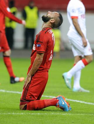 Fussball, UEFA Champions League, Herren, Saison 2014 2015, Gruppe C, 5. Spieltag, BayArena Leverkusen, Bayer Leverkusen (rot) - AS Monaco (weiss) 0:1; Oemer, Ömer Toprak (Leverkusen) enttäuscht. Enttäuschung, Frust, Aktion.