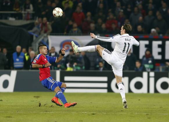 Champions League match between FC Basel and Real Madrid. In this picture, Derlis Gonzalez and Gareth Bale. xBEATRIZxGUZMANx 