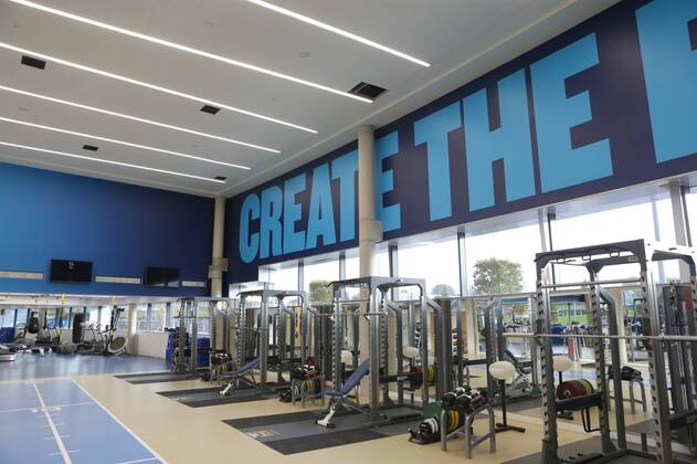 Aktuell Fußball, England, Premier League, Manchester City eröffnet Fußball-Akademie The First team gym at the newly opened City Football Academy - Etihad Campus - Manchester - England - 8th December 2014 - Picture Pool Sportimage EDITORIAL USE ONLY. No use with unauthorised audio, video, data, fixture lists, club league logos or live services. Online in-match use limited to 120 images, no video emulation. No use in betting, games or single club league player publications.