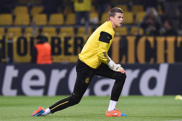 Fußball Champions League Gruppenphase 6. Spieltag Borussia Dortmund - RSC Anderlecht am 09.12.2014 im Signal Iduna Park in Dortmund Mitchell Langerak ( Dortmund )
