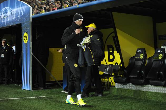 Fußball Champions League Gruppenphase 6. Spieltag Borussia Dortmund - RSC Anderlecht am 09.12.2014 im Signal Iduna Park in Dortmund Roman Weidenfeller ( Dortmund ) auf dem Weg zur Ersatzbank