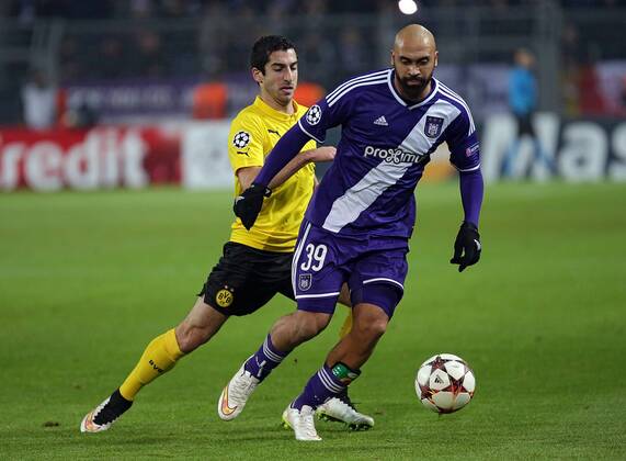 09.12.2014, xovx, Fussball UEFA Champions League, Borussia Dortmund - RSC Anderlecht, v.l. Henrikh Mkhitaryan (Borussia Dortmund), Anthony Vanden Borre (RSC Anderlecht), Aktion.