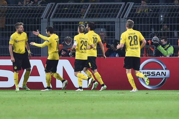 Fußball Champions League Gruppenphase 6. Spieltag Borussia Dortmund - RSC Anderlecht am 09.12.2014 im Signal Iduna Park in Dortmund Torjubel Dortmund zum 1:0 durch Ciro Immobile ( Dortmund ), links