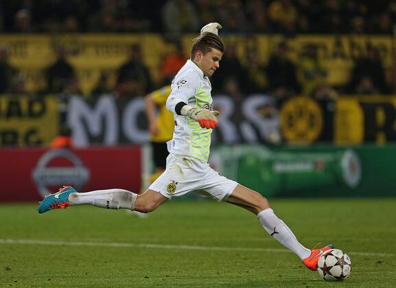 09.12.2014, Fussball Championsleague 2014 2015, Vorrunde, 6.Spieltag, Borussia Dortmund - RSC Anderlecht, im Signal-Iduna-Park-Stadion Dortmund. Torwart Mitchell Langerak (Dortmund) 