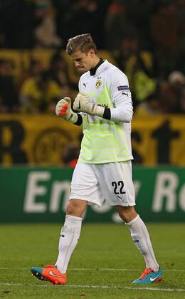 09.12.2014, Fussball Championsleague 2014 2015, Vorrunde, 6.Spieltag, Borussia Dortmund - RSC Anderlecht, im Signal-Iduna-Park-Stadion Dortmund. Jubel Torwart Mitchell Langerak (Dortmund) zum Tor zum 1:0 